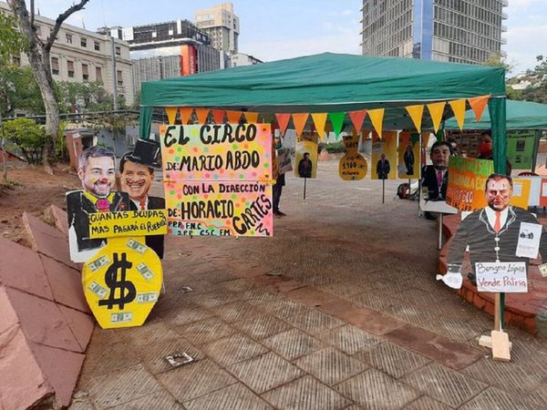Con el "circo" de Abdo y Cartes, sindicalistas critican al Gobierno