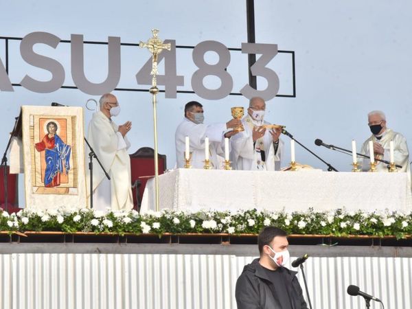 Arzobispo afirma que no encubrirá abusos y denuncia campaña contra la Iglesia