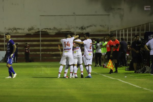 Un extécnico de River, ¿llamado por un equipo de Primera?