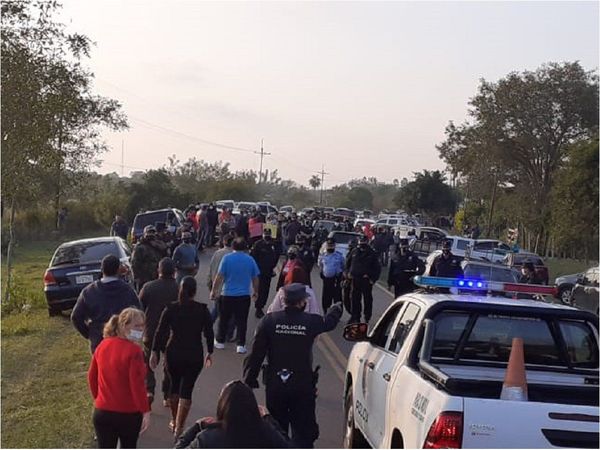 Cierran paso a manifestantes contra gestión municipal