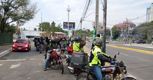Trabajadores de delivery exigen remuneración justa y seguro médico