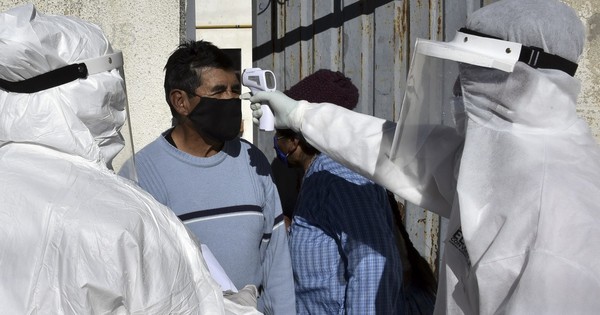 Bolivia frena compra de test de COVID-19 por denuncia de irregularidades