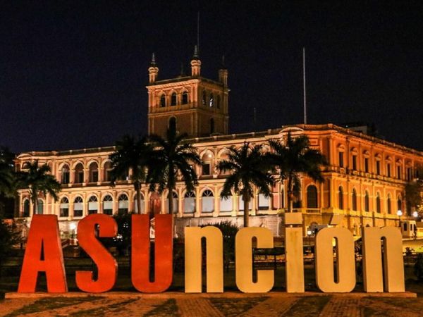 Sigue la muestra Imágenes de Asunción