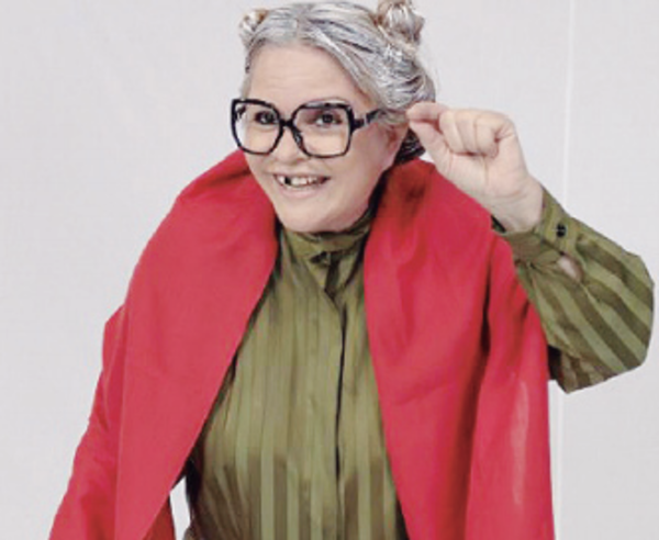 ADELA MERCADO : “Fui muy feliz de niña y muy traviesa” | Crónica