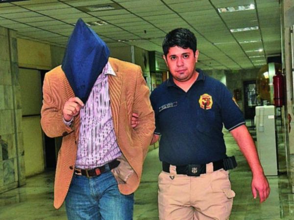 Condenan a 25 años a abogado por transmitir VIH a 6 mujeres