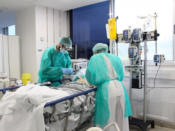 Encuentran coronavirus "viable" en el aire a casi 5 metros de un paciente