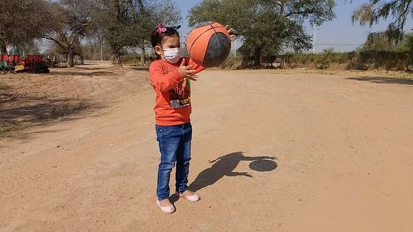SND: 4.500 balones entregados por el Día del Niño - Polideportivo - ABC Color