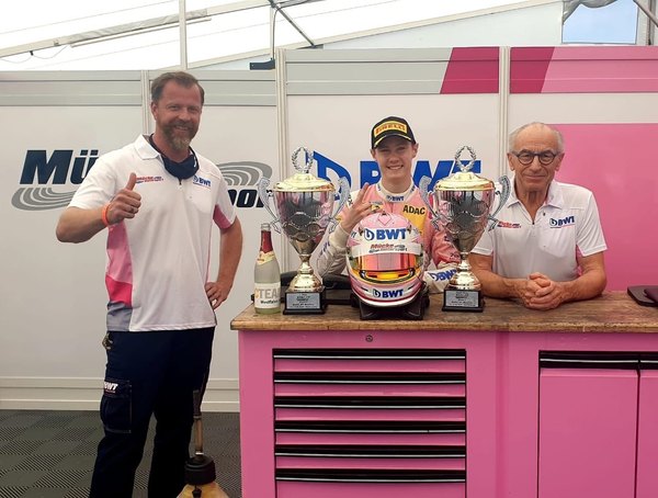Joshua Duerksen conquista Nürburgring en la Fórmula 4