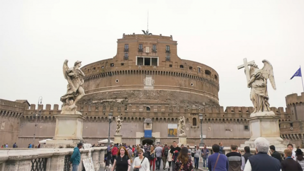Italia ordena cierre de discotecas