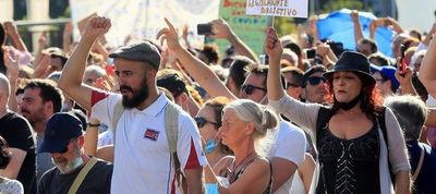 Unas 2.500 personas se manifiestan en Madrid contra el uso de mascarillas » Ñanduti