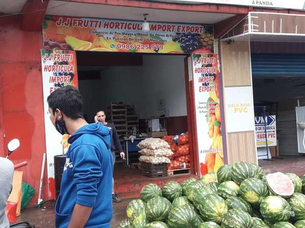 Motochorros roban G. 7 millones de frutería del barrio San Miguel