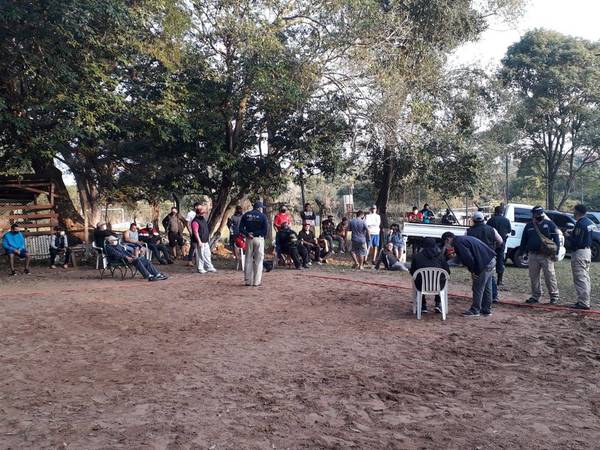 En plena cuarentena detienen a unas 50 personas por juego de piki vóley organizado por ex futbolista - ADN Paraguayo