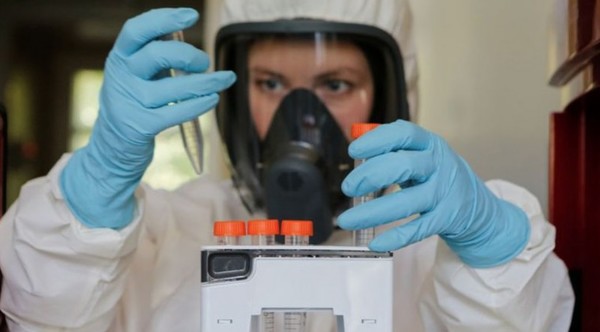 RUSIA TIENE PRIMER LOTE DE VACUNAS PARA COVID-19