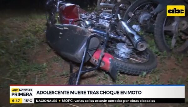 Adolescente muere tras chocar con su moto contra camioneta