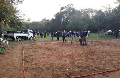 Fiscalía allanó casa quinta en Areguá con más de 50 personas sin ningún tipo de protocolo sanitario
