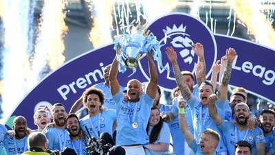 El ex Manchester City que cuelga botines para ser entrenador