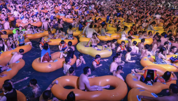 EN FOTOS: Polémica en las redes por apretujado concierto en un parque acuático de Wuham - Megacadena — Últimas Noticias de Paraguay