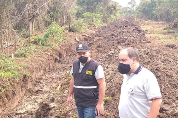 Luque: Intervienen establecimiento ganadero por canalización en una zona de humedales » Ñanduti