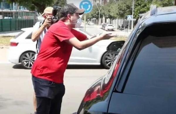 'Den la cara': la furia de los hinchas tras la humillante derrota del Barcelona - SNT