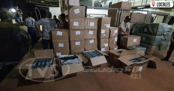 Carga abandonada en Aduana de Encarnación contenía 875 miras para rifles