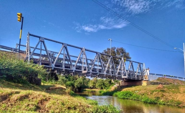 HOY / Puente en Capiatá: aclaran que el semáforo fue puesto por el municipio local