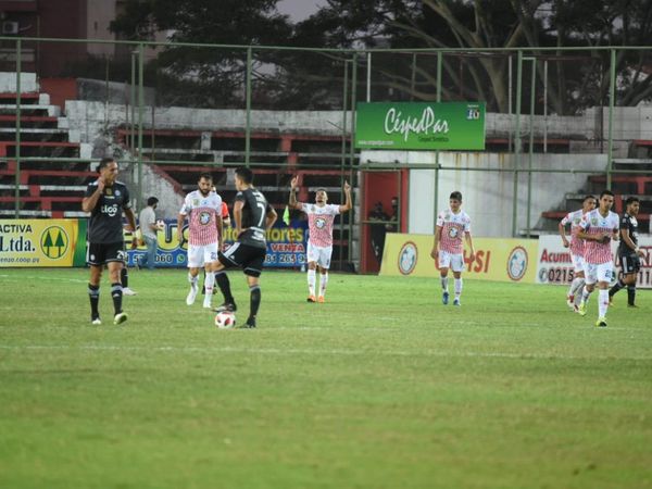 San Lorenzo frena a Olimpia y la punta puede cambiar de dueño