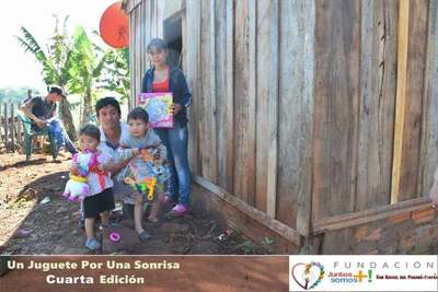 ENTREGARON CASA POR CASA JUGUETES A NIÑOS DE SAN RAFAEL DEL PARANÁ