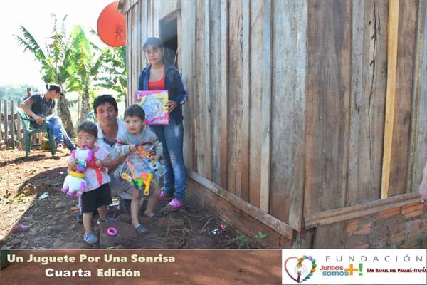 ENTREGARON CASA POR CASA JUGUETES A NIÑOS DE SAN RAFAEL DEL PARANÁ