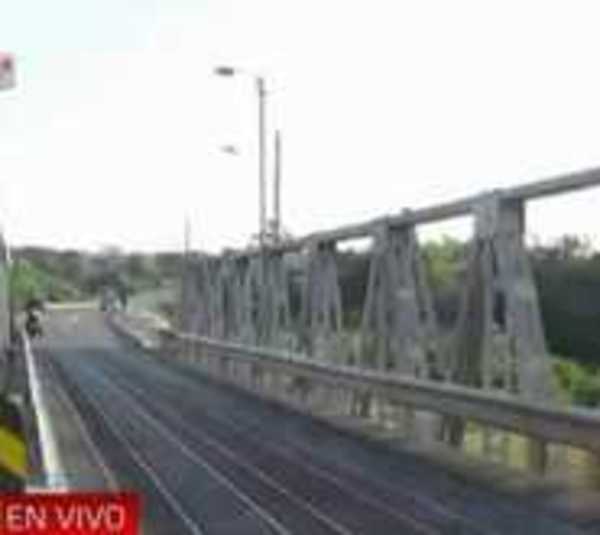 Capiatá: Puente de un solo carril en ruta con dos direcciones. - Paraguay.com