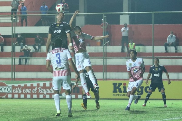 El "Rayadito" y Olimpia igualaron 2-2 Gunther Vogel » Ñanduti