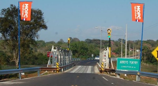 Puente Areguá-Capiatá: Afirman que el MOPC no tiene responsabilidad en el monolito y el semáforo » Ñanduti