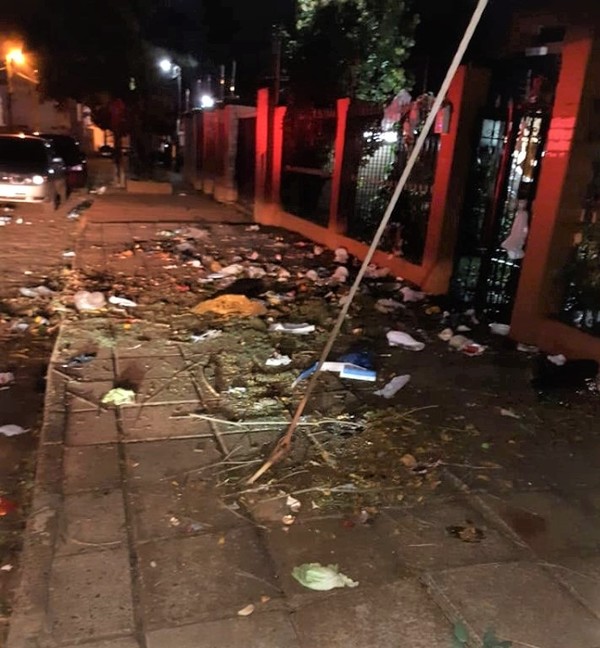 HURREROS de Miguel Prieto vuelven a ATACAR residencia de una JUEZA en CDE