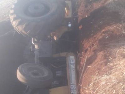 Hombre muere tras caer con tractor a un barranco en Alto Paraná