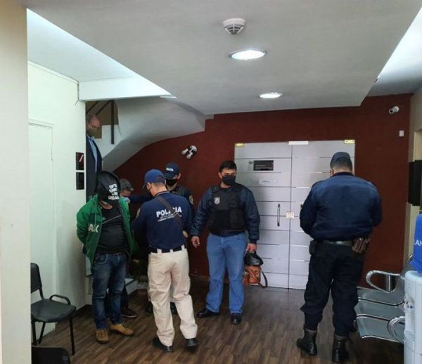 Detenidos tenían arma de policía asesinado durante asalto a Prosegur