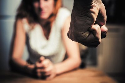 “Me pegó porque quise tocar su celular, pero me pidió perdón” | Crónica