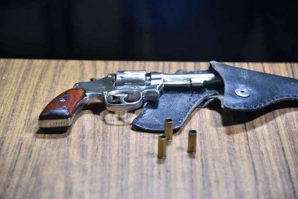 Detienen a guardia de seguridad tras disparar contra vehículos - Nacionales - ABC Color