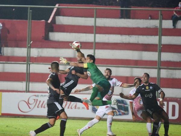 Un Santo amargó a Olimpia