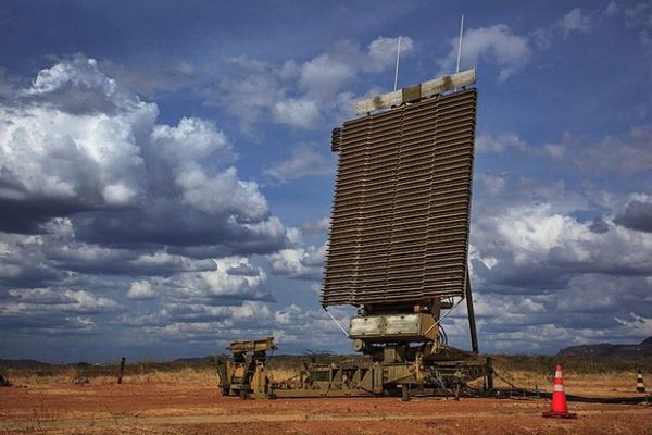 Brasil reforzará sus fronteras con Paraguay con radares para el control aéreo
