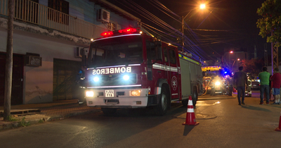 Incendio consumió carpintería en el barrio Villa Morra