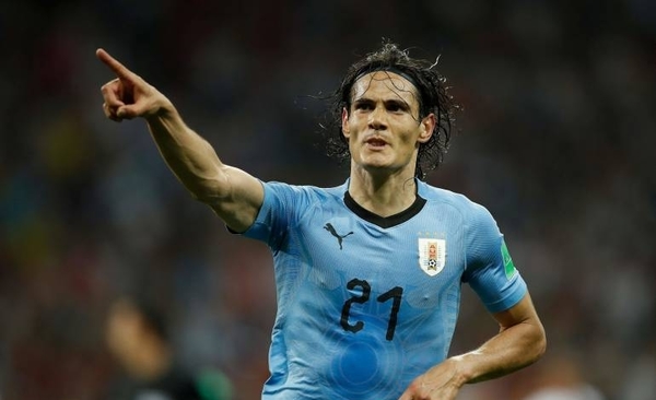 HOY / Cavani estaría cerca de arreglar su llegada al Benfica portugués