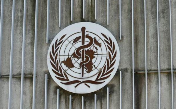 La OMS dice que personas asintomáticas de entre 20 y 40 años están tras la actual propagación del virus