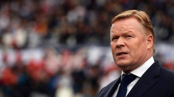 HOY / Koeman admite que negocia su fichaje con el Barcelona