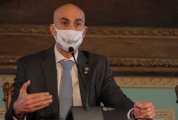 HOY / “Si Mazzoleni no escucha a los médicos, se debe ir del Ministerio de Salud”, sostiene diputada
