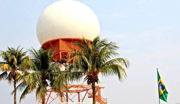 HOY / Bolsonaro inaugura un centro de radares antidrogas cercano a Paraguay