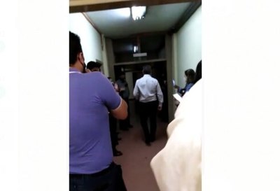 Con escrache, funcionarios de la ANDE “despiden” a Villordo - Nacionales - ABC Color