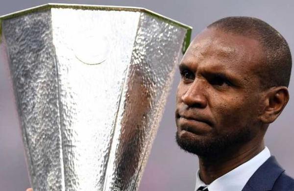 Éric Abidal deja el Barcelona a solo un día de ser ratificado por el club - C9N