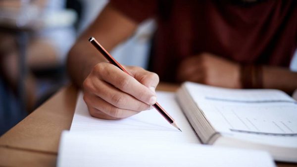 “La educación se ha vuelto difícil y miserable”