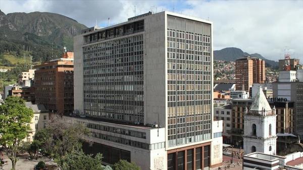 Tasas de swap a largo plazo de Colombia suben ante riesgo fiscal
