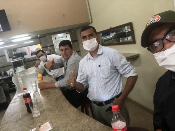 AUDIO: Hicieron hamburgueseada contra la corrupción pero se fueron a pasarla bien en el céntrico y costoso Lido Bar de Asunción