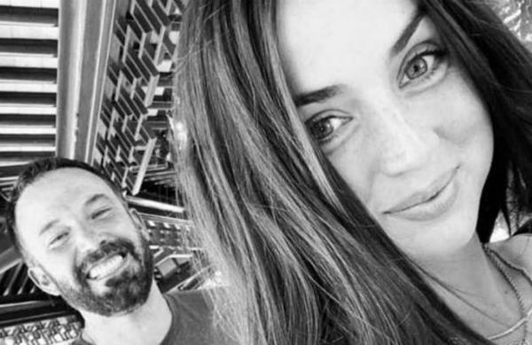 La espectacular motocicleta personalizada que Ana de Armas le regaló a Ben Affleck por su cumpleaños - C9N